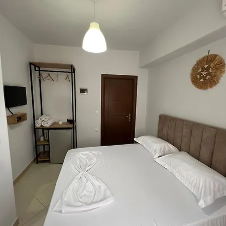 Helios Sarande