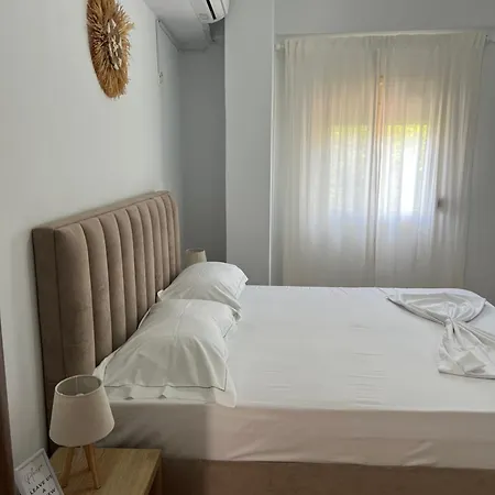 招待所 Helios Sarandë